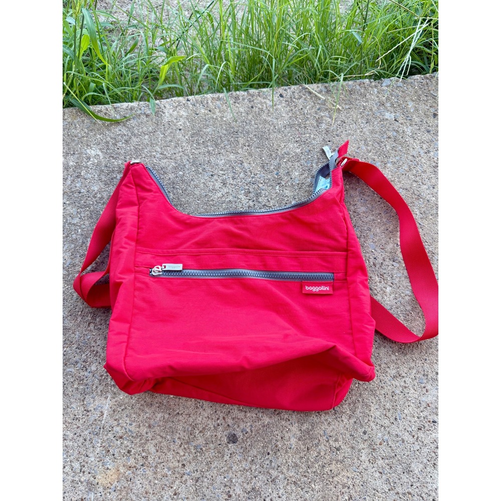 Baggallini Red Nylon Crossbody Bag Adjustable Strap Travel‎ Messenger Hobo Bag